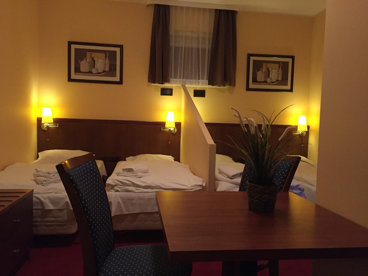 Virgo B&B Biznes רומיה מראה חיצוני תמונה