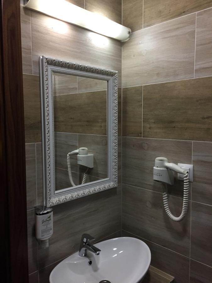 Virgo B&B Biznes רומיה מראה חיצוני תמונה